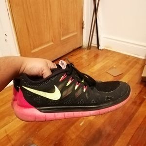 🐬 NIKE FREE 5.0 RUNNING SHOES